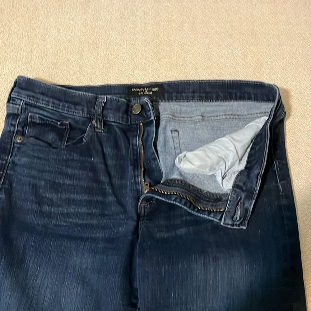 Banana Republic Dark Blue Slim Bootcut Jeans. Size 31/12 R. - Picture 3 of 4